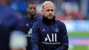 Neymar say rượu, làm loạn phòng thay đồ PSG